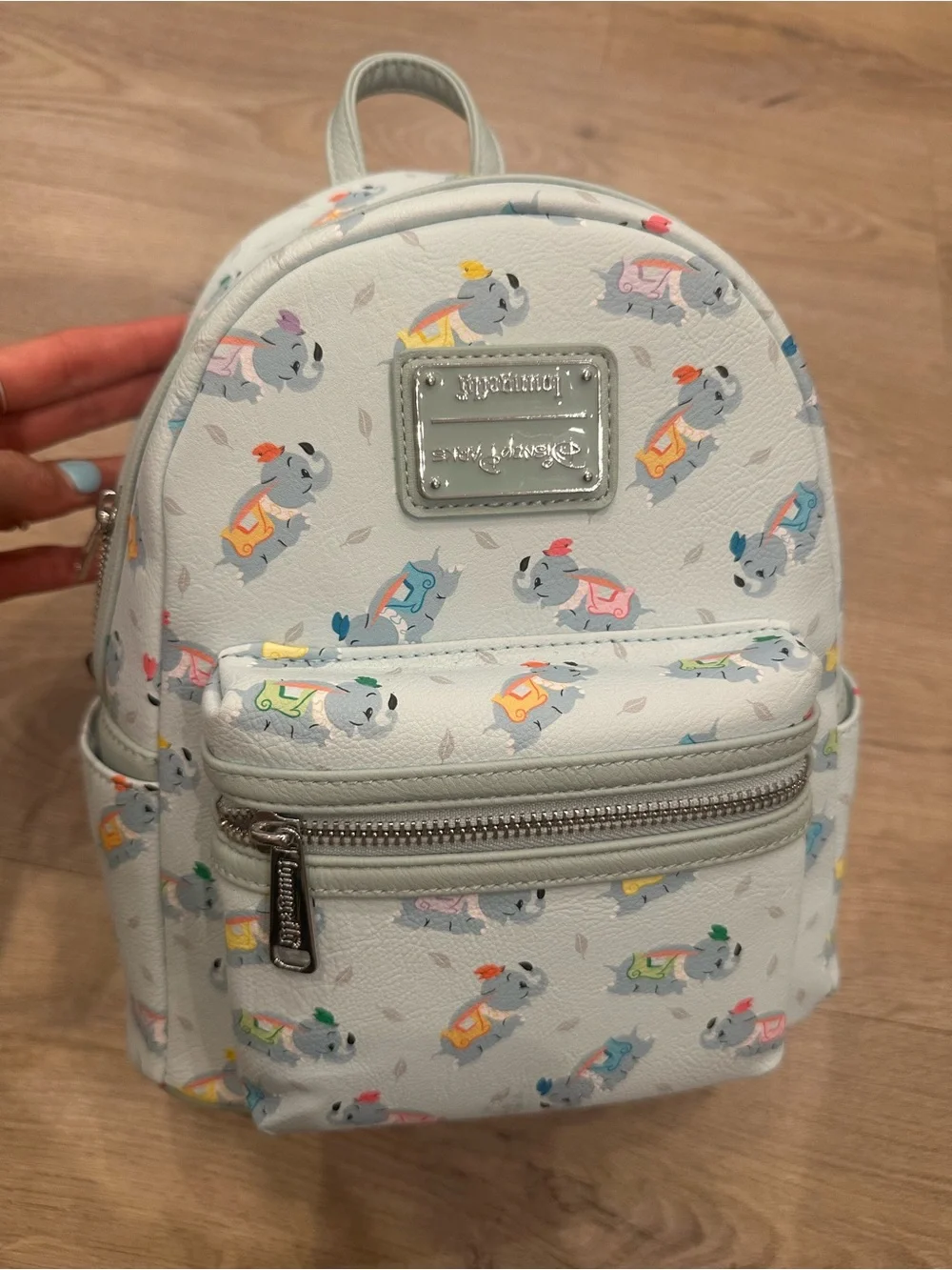 Loungefly Disney Dumbo mini backpack - Picture 1 of 7